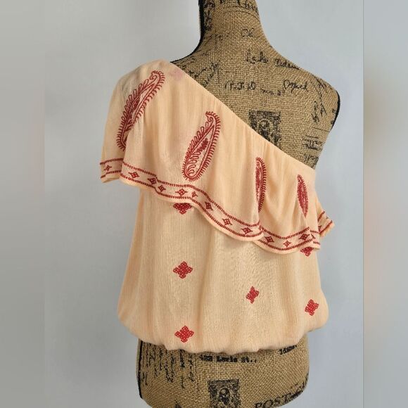 Free People Easy On The Eyes One Shoulder Embroidered Rayon Blouse Sz XS - Picture 3 of 11
